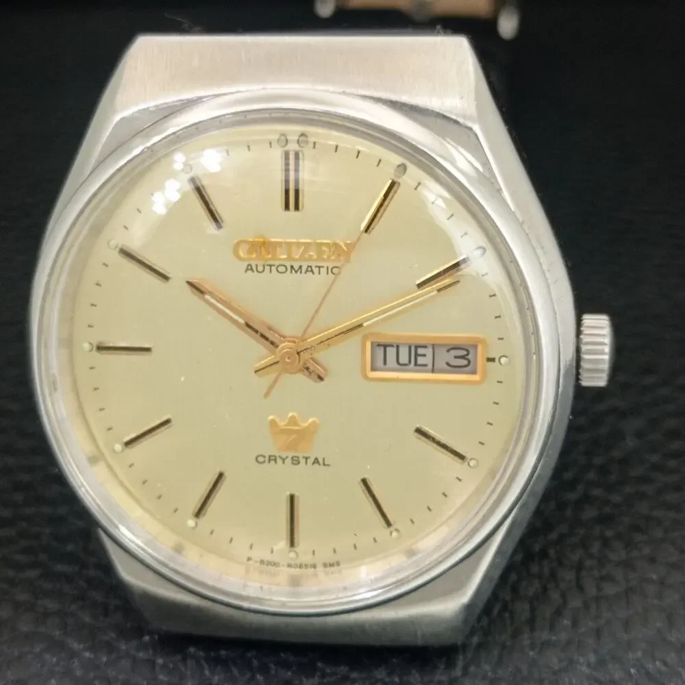 Vintage 1988 Citizen Automatic Mens Silver Watch W/daydate & Beige accents